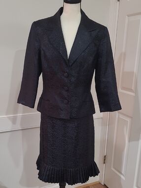 Signature by Larry Levine Black Two-Piece Skirt Suit with Pleated Hem - Size 8